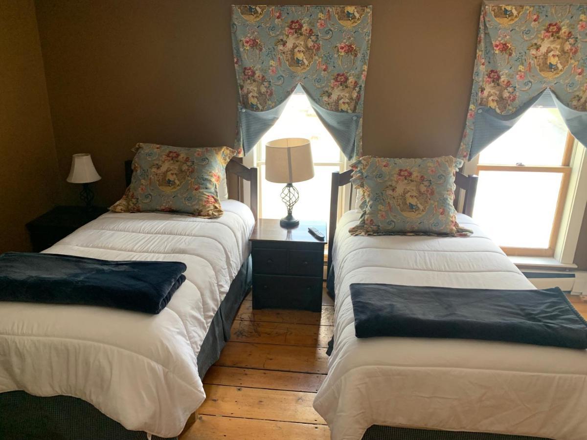 Smugglers Notch Inn Jeffersonville ภายนอก รูปภาพ