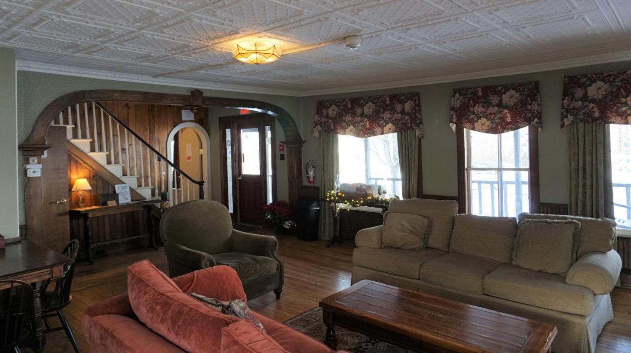Smugglers Notch Inn Jeffersonville ภายนอก รูปภาพ